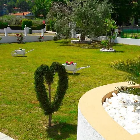 Apartment Nina 2 *